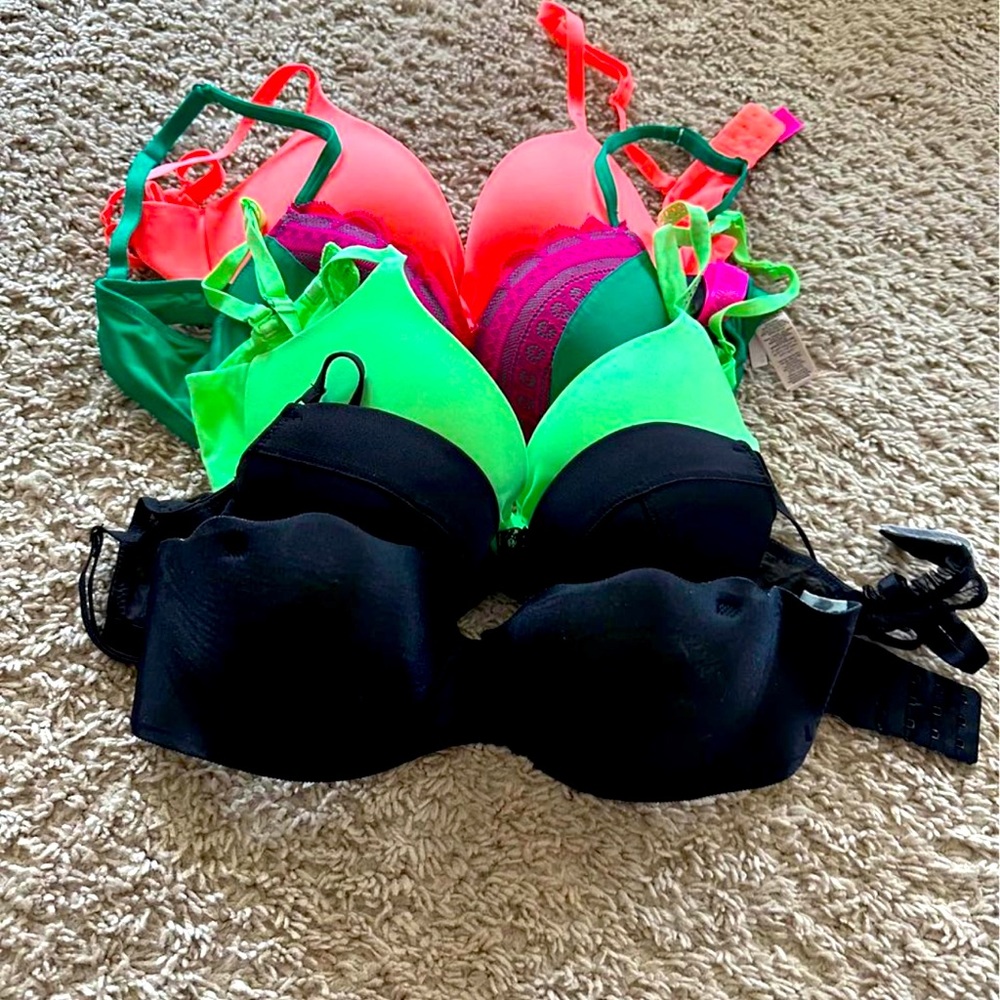 Bras - Picture 1 of 2